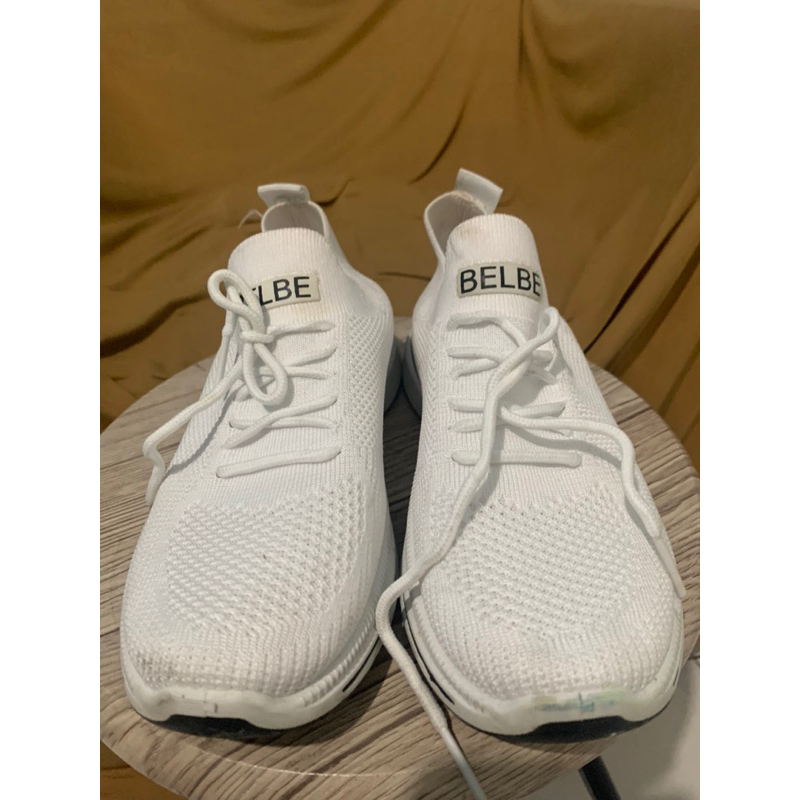 Belbe slip on putih