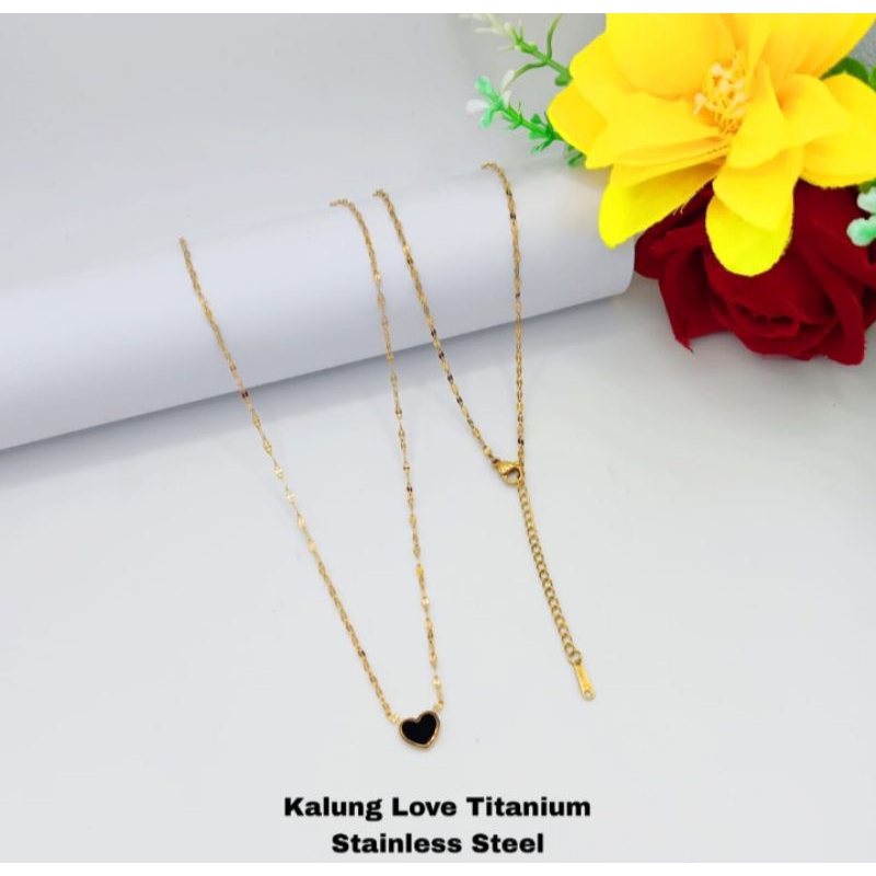 kalung love bandul hitam titanium terbaru