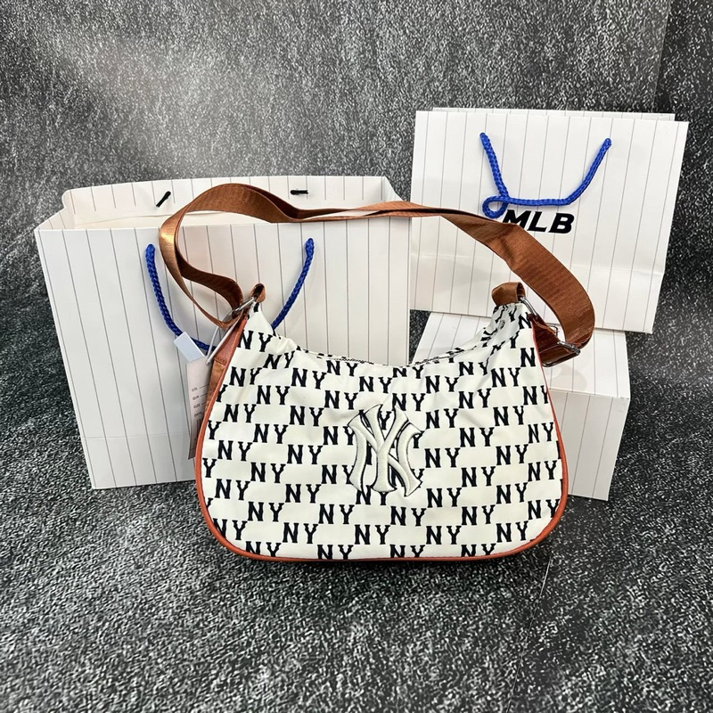 TAS BAHU MLB JACQUARD HOBO BAG WHITE BROWN