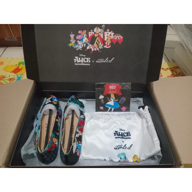 Ittaherl Alice Adventure in wonderland Size 39 New