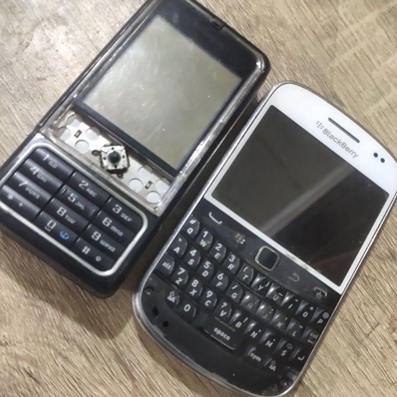 HP NOKIA 3250 DAN BB BOLD 2 UNIT BAHAN
