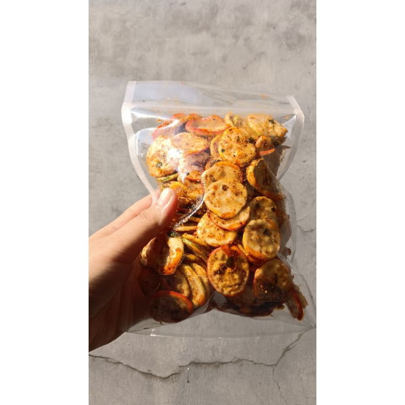 

Krupuk seblakuk 250gr /Kripik seblak jawa tengah/jajanan pedas