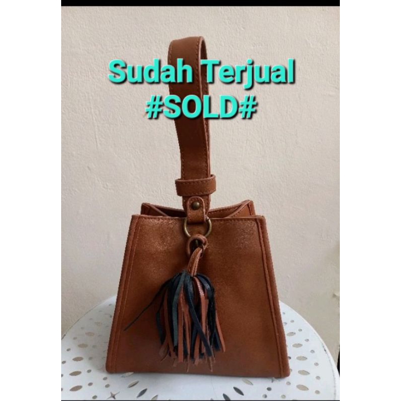 Hand bag mini18 cm-an. brand thursday island. vintage and classy Produk sudah TERJUAL #SOLD#