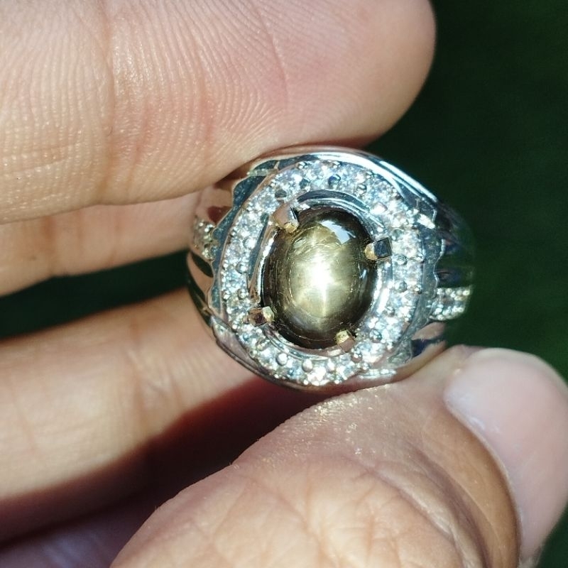 Natural Black Star Safir
