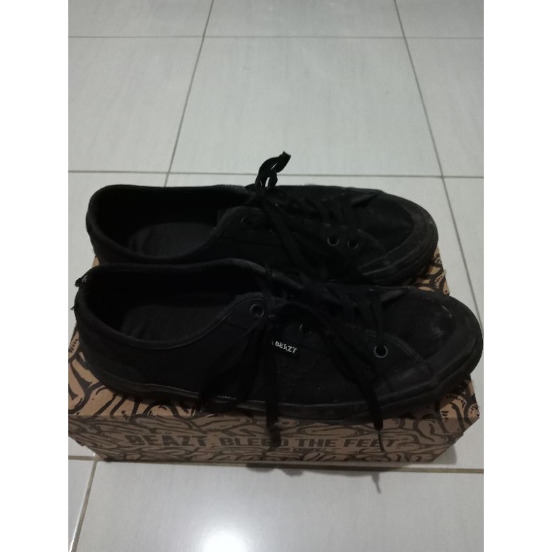 sepatu beazt maxon