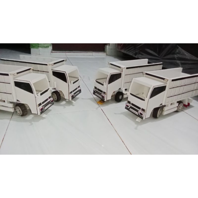 MINIATUR TRUCK PVC/ mainan mobilan truck varian Bak