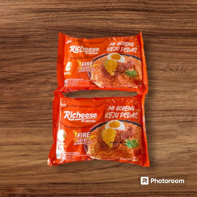

Mie richeese mie goreng dan kuah ramen pedas