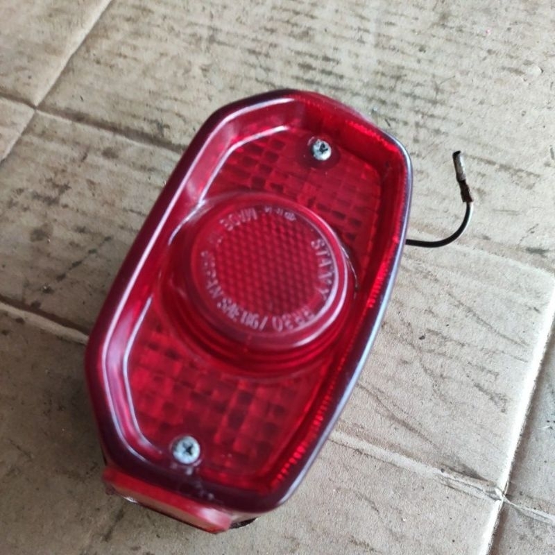 stop lamp/ bol belakang/ reflektor belakang/ mika belakang Yamaha rs 125/ v75 Made in japan