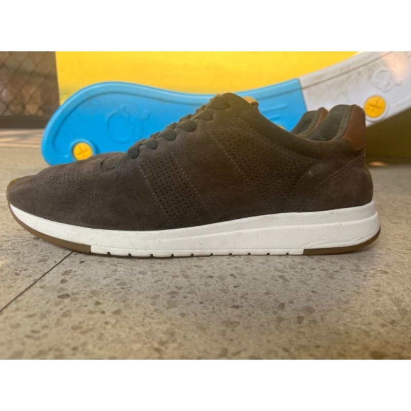 Sepatu Vince Sport
