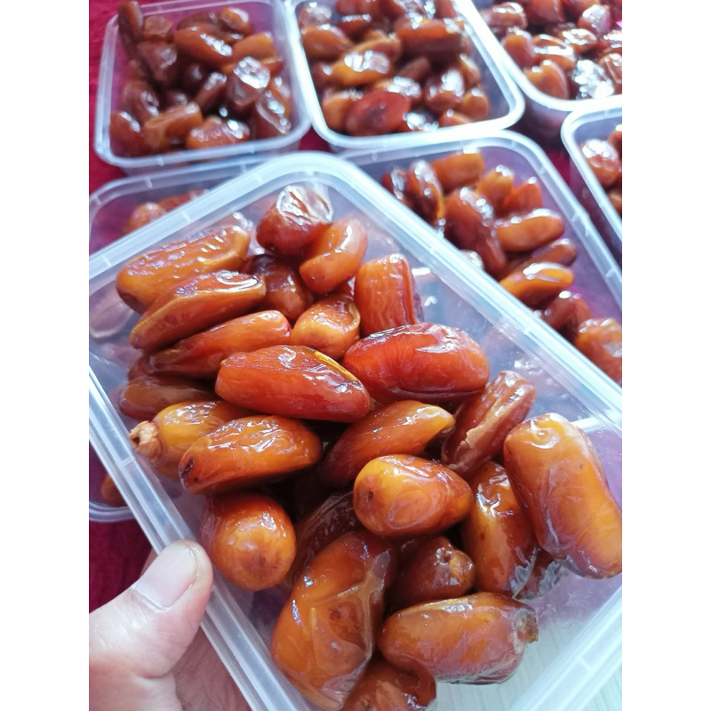 

KURMA TUNIS MADU DAGING KENYAL RASA MANIS MADU