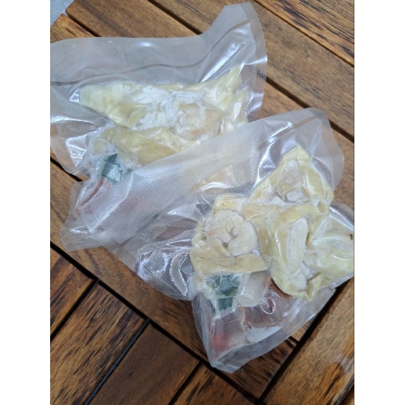 

Pangsit Ayam Kuah Pedas Chili Oil Frozen Food