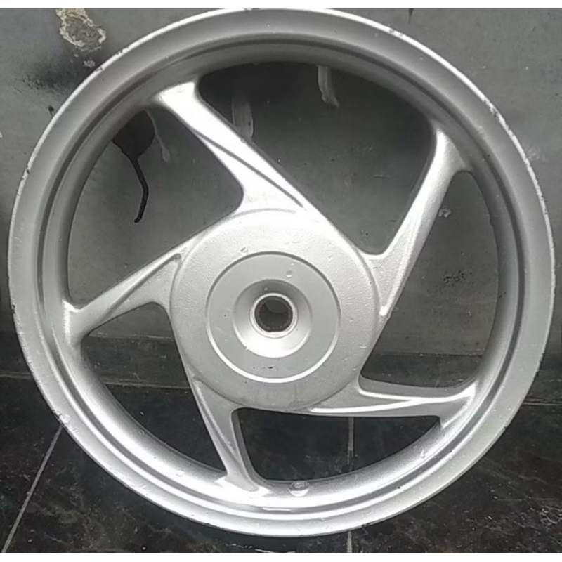 velg racing belakang Vario 110,beat,Scoopy injeksi.barang second original lepasan motor.