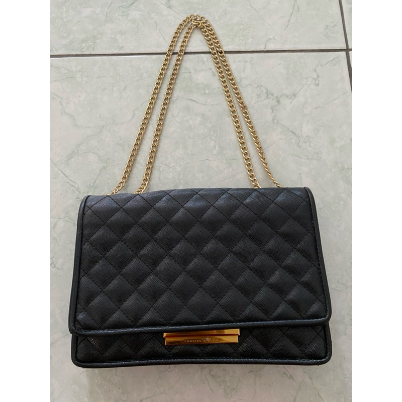 PRELOVED TAS HITAM CHARLES AND KEITH KW