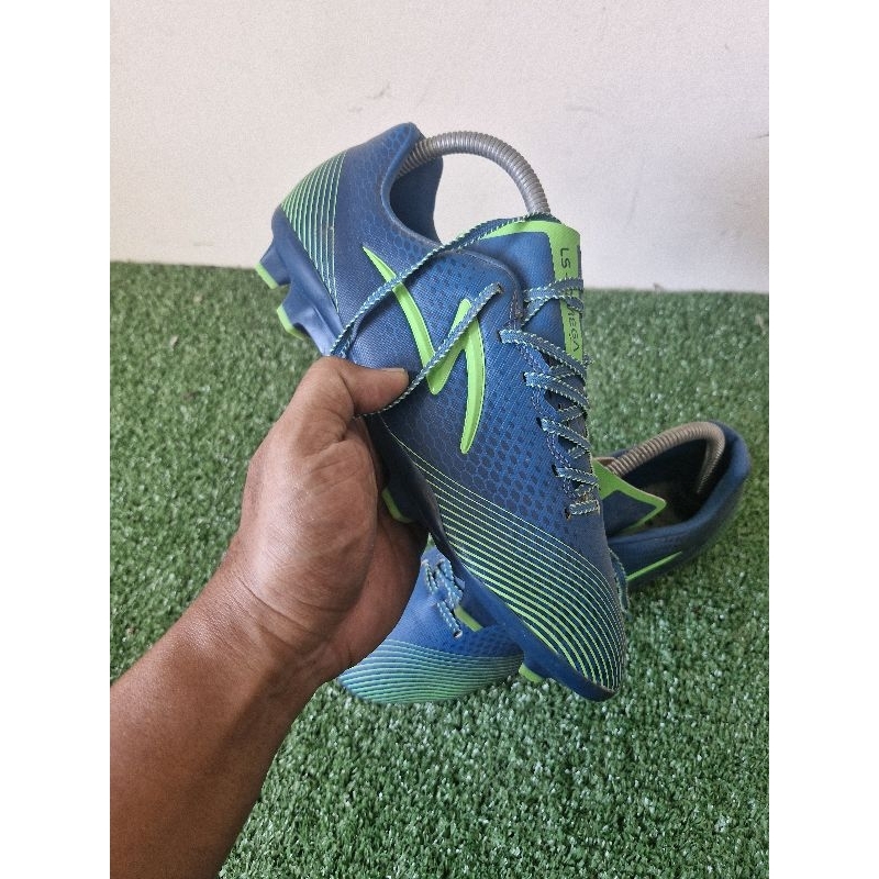 sepatu bola ls omega size 39 second