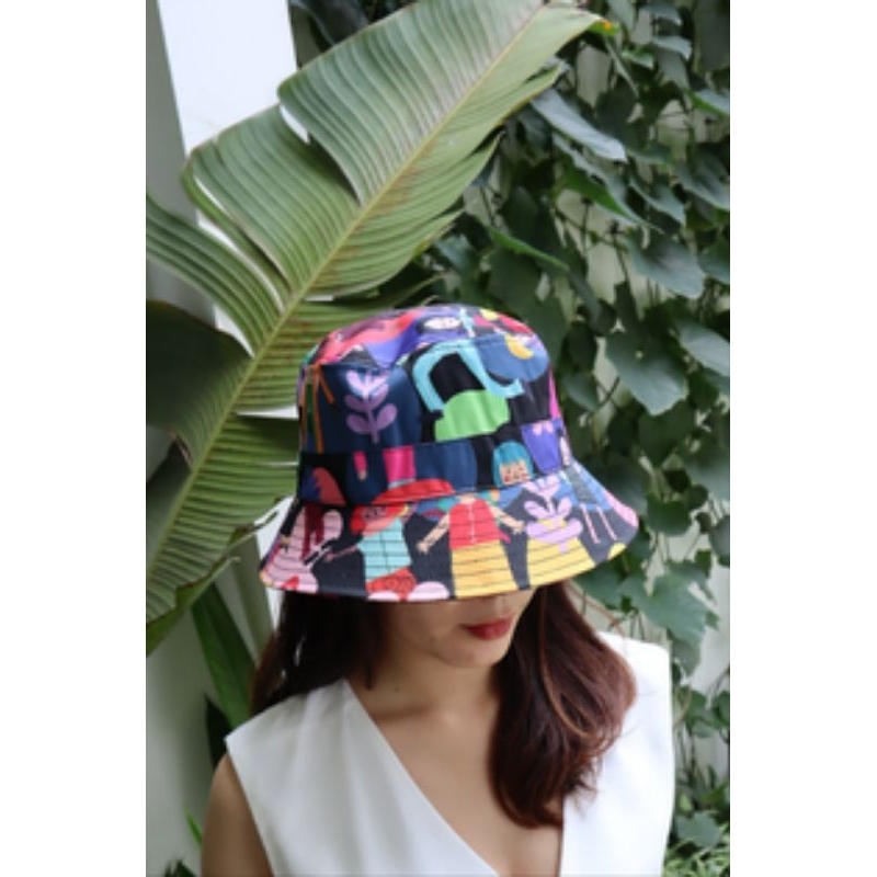 Preloved Calla The Label Bucket Hat Ideku Black Blazer Black Coral Long Coat Parka Nylon Jacket