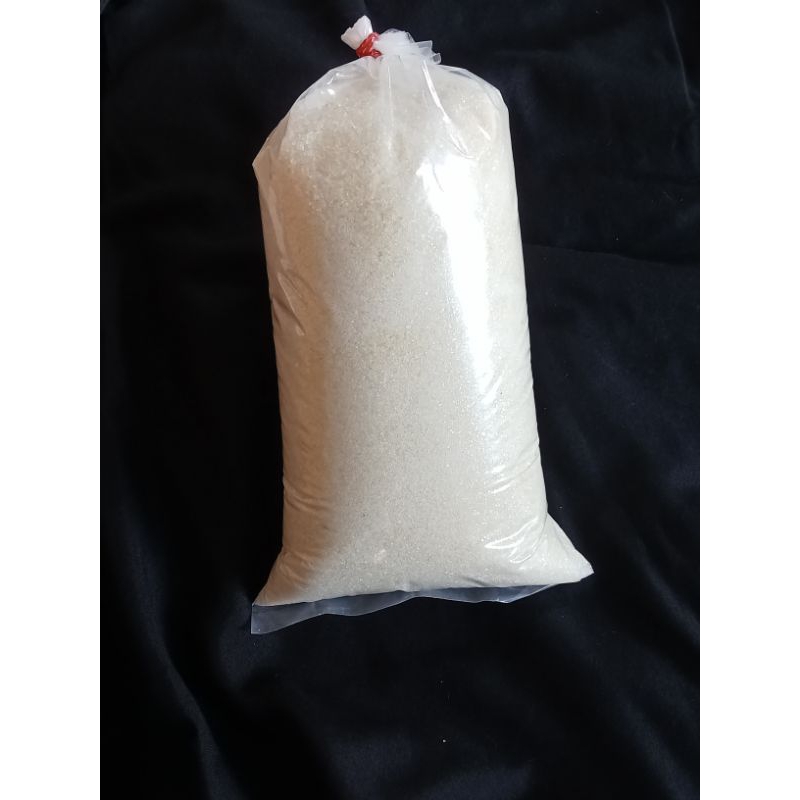 

gula kristal putih dengan butiran halus bersih