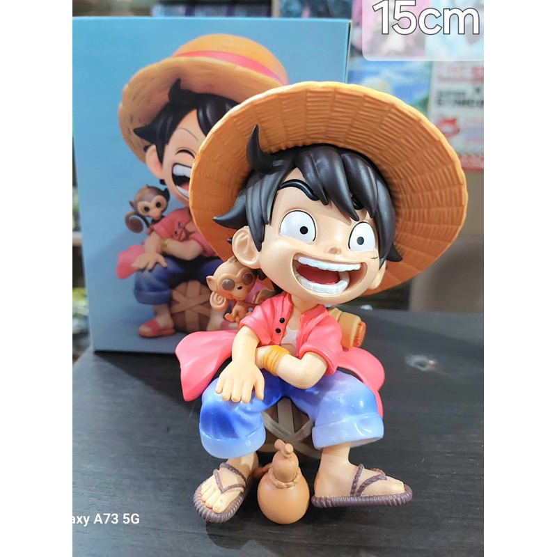 action figure one piece luffy duduk topi jerami