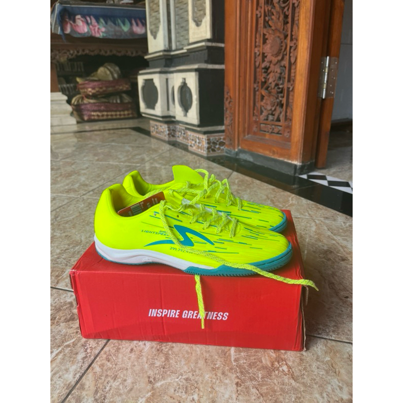 SEPATU LIGHTSPEED REBORN SAFETY YELLOW