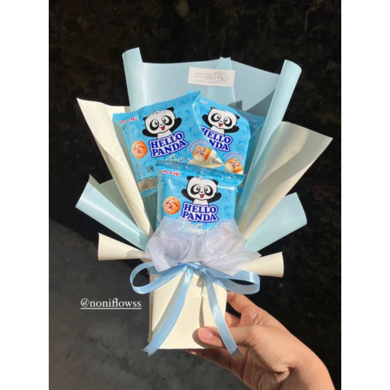 

BUKET SNACK TEMA BIRU BUAT WISUDAH, HADIAH, ANNIVERSARY