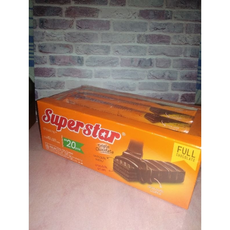 

SUPERSTAR TRIPLE CHOCOLATE WAFER PAK ISI 20 PCS X 16 GR