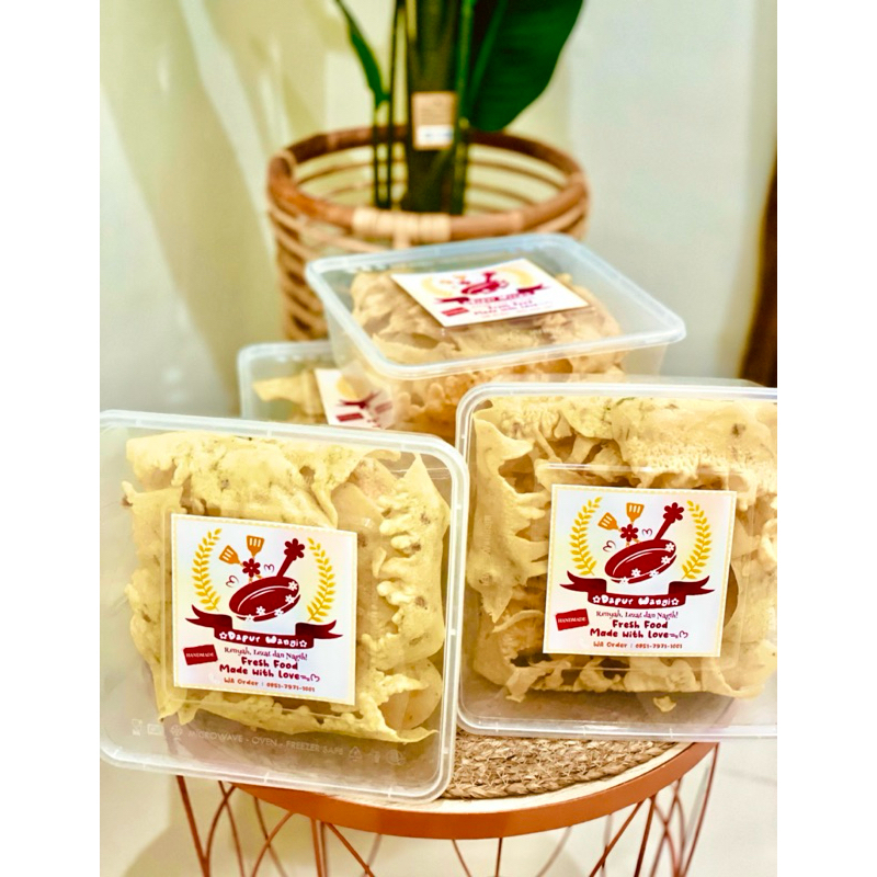 

Peyek Renyah dan Gurih Handmade by Dapur Wangi