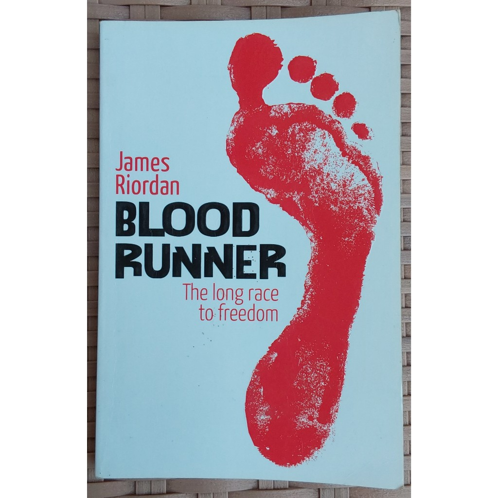 (YA) Blood Runner: The Long Race To Freedom by James Riordan, 2011, (English/buku bahasa inggris)