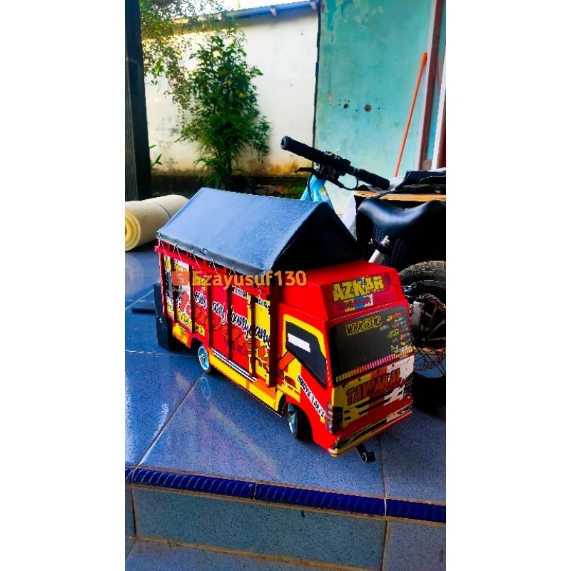MINIATUR TRUK BESAR
