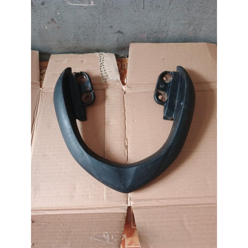 Behel Pegangan Jok belakang Beat Karbu Original copotan