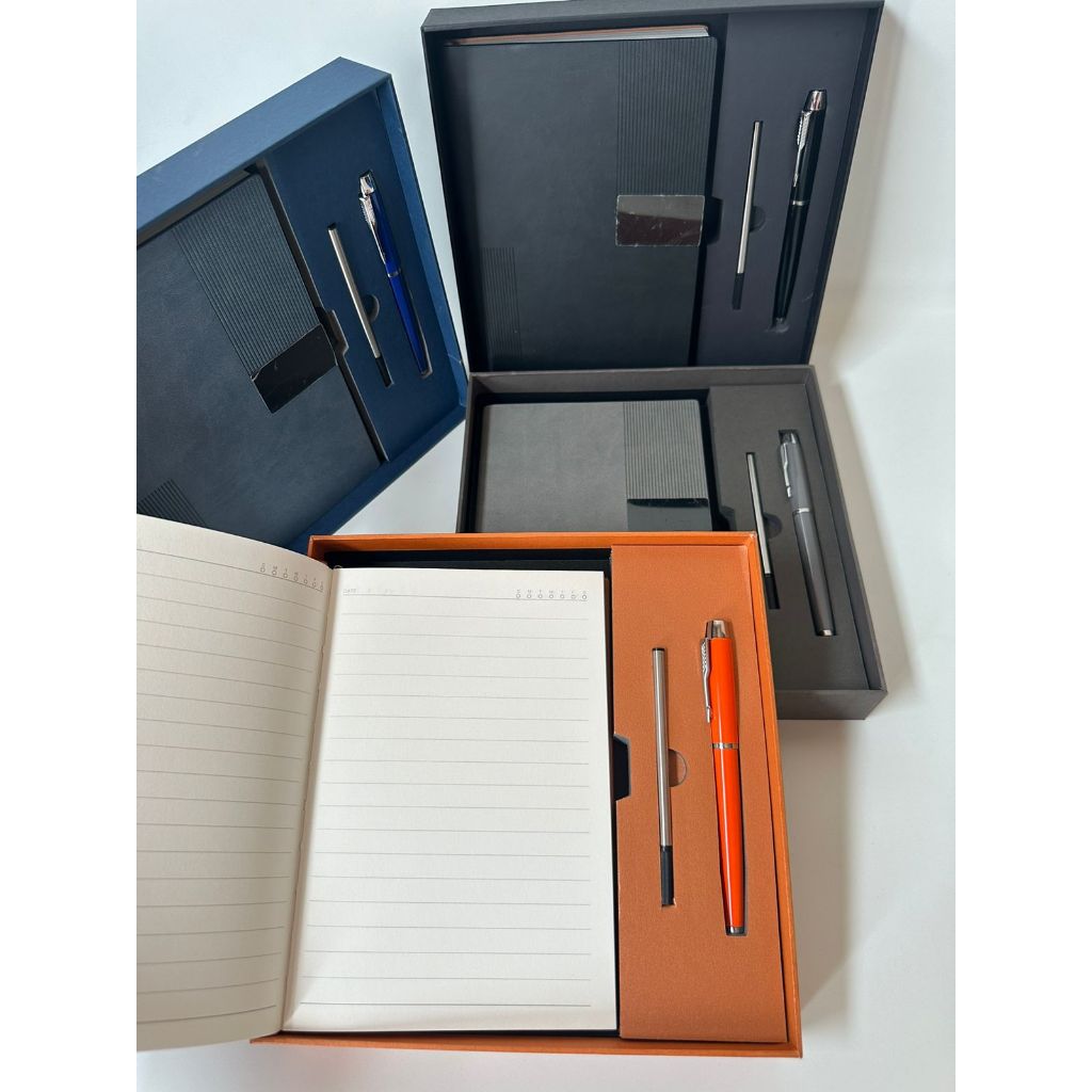 

Promo Buku Agenda Giftset Giftbox 2in1 Souvenir Notebook A5 Bonus Pulpen Exclusive dan Totebag