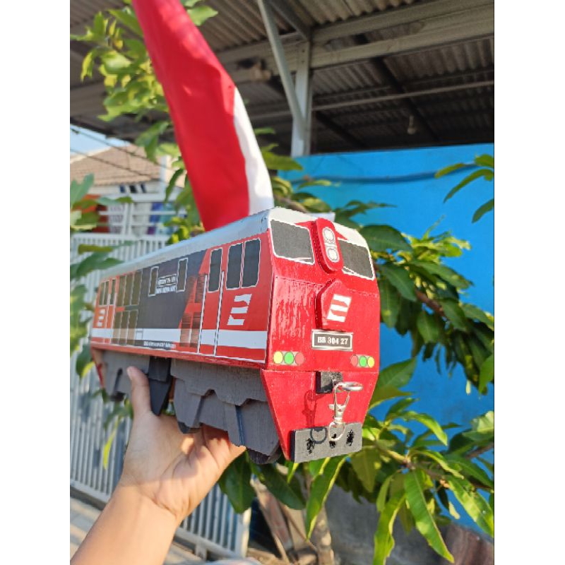Lokomotif BB304 Old Edition Lokomotif PJKA Tahun 1940-2005 - Miniaur kereta api kayu surabaya