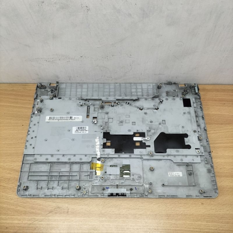Kesing Case Casing Palmrest Frame Keyboard Laptop Samsung N0270 Np275