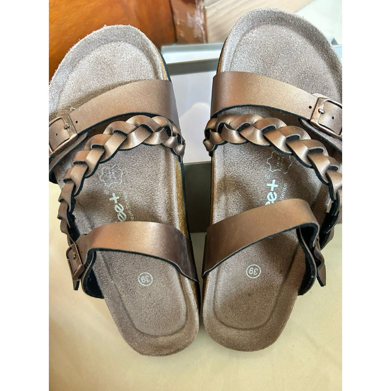 PRELOVED SENDAL MYFEET WANITA