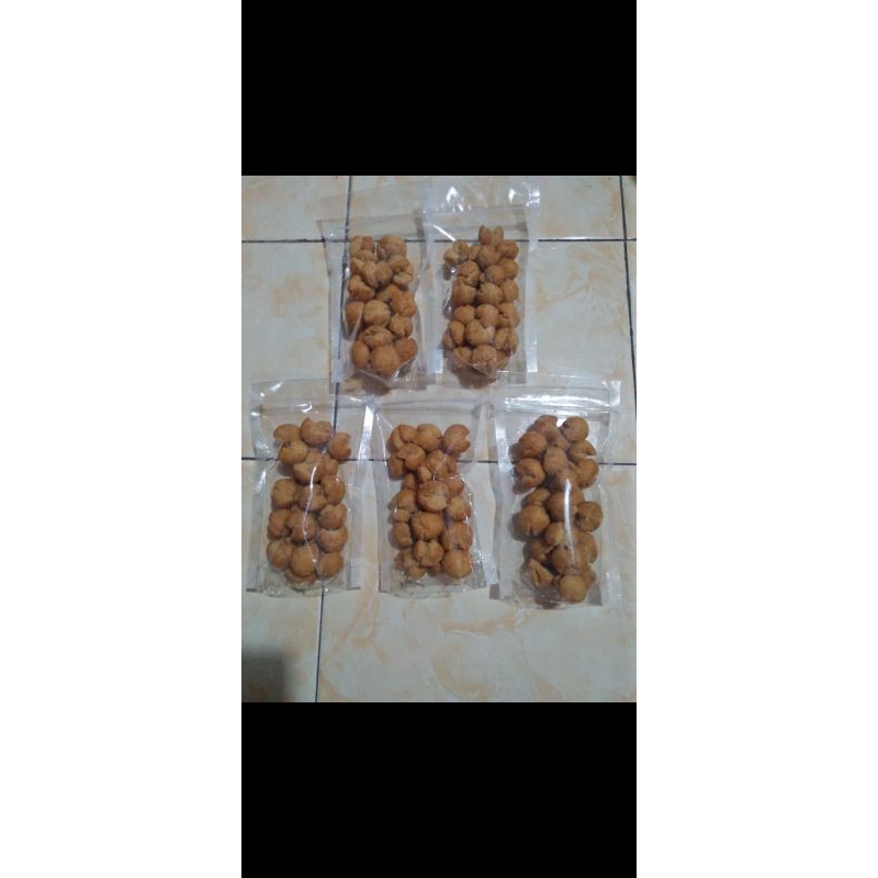 

Cemilan renyah kue bolu goreng ketawa