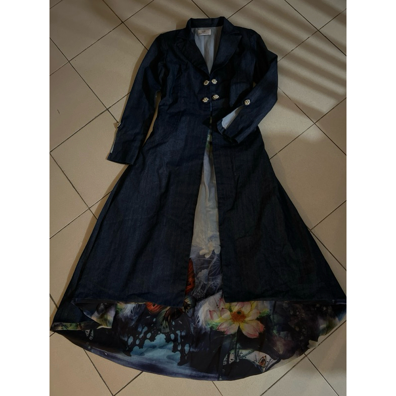 PRELOVED - CHINTAMI ATMANEGARA - Formal Jeans Coat With Floral Chiffon Lining