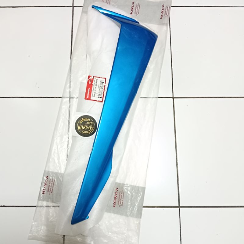 Sayap luar ori kanan honda revo 100 revo100 old lama pertama lancip asli biru muda 64430-KVR-600ABM 