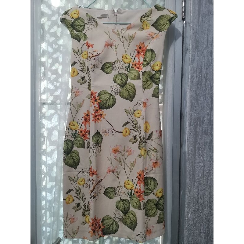 PRELOVED DRESS KANTOR PRESSBODY TANPA LENGAN - DRESS BUNGA - DRESS KERJA - BODYCON