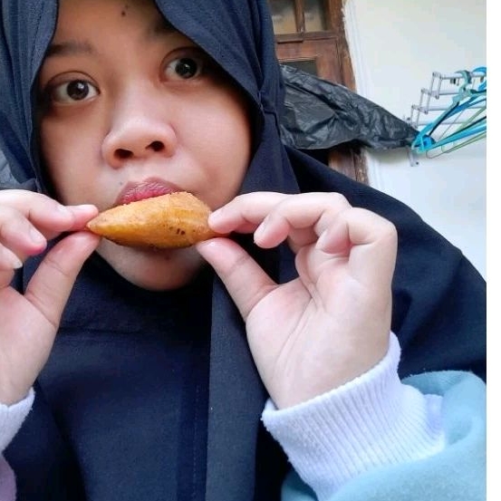 

Aneka Cireng Crispy by Gumgumys Sosis mayo Tuna mayo pedas Pizza ayampedas Moza Mozarella Keju Cheddar Chicken Saltedegg ayam telur asin