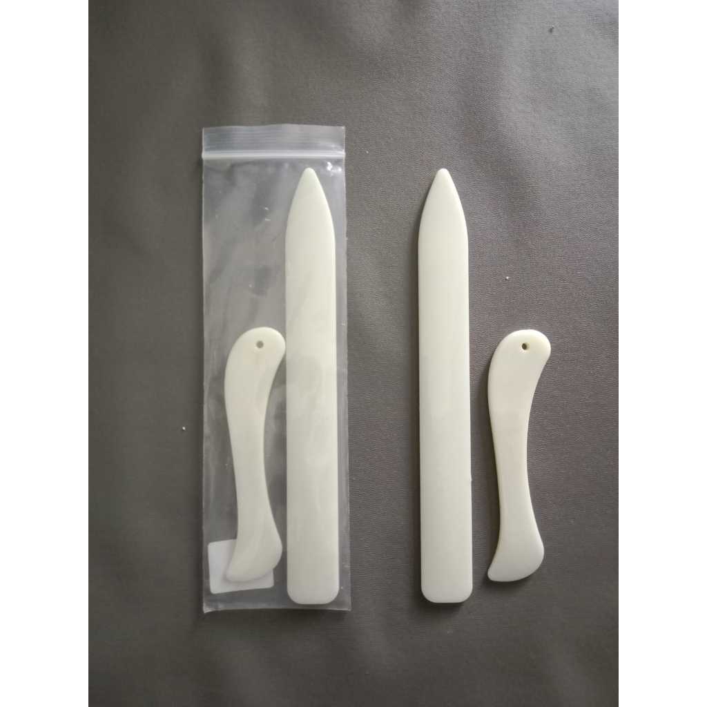 

Samoyed / Bone Folder 2 pcs/set / Alat Pelipat Kertas / 20,5cm x 2,5cm dan 12cm x 3cm