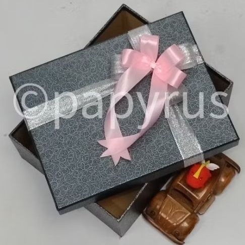 

PAKET MEWAH PAPYRUS 175x225 Tinggi 5cm Kotak Kado Gift Box V1