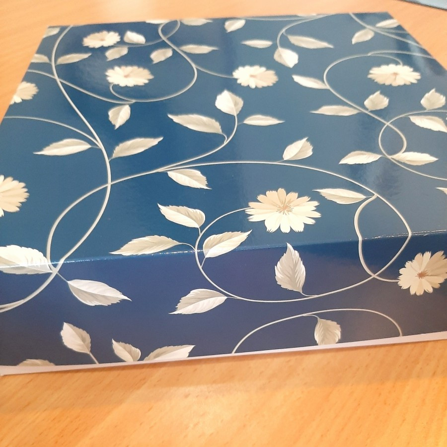 

( 3 pcs) Kardus Packaging Hampers Dus Hadiah Motif Bunga Box Kue Parcel 25x25x7cm