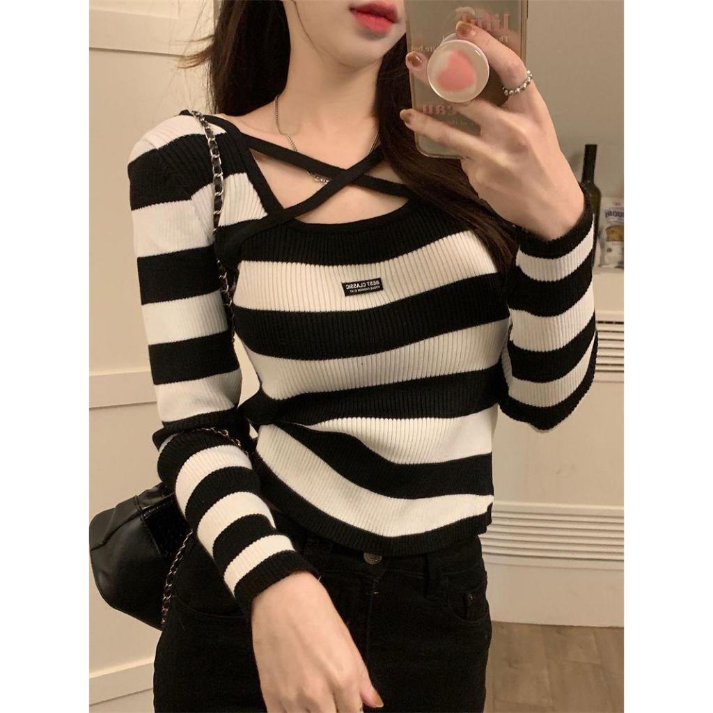 [JOYFIT] -  Atasan Wanita Boat Neck Long Sleeve Strap Front Knit Pakaian Wanita Kekinian Salur Rajut