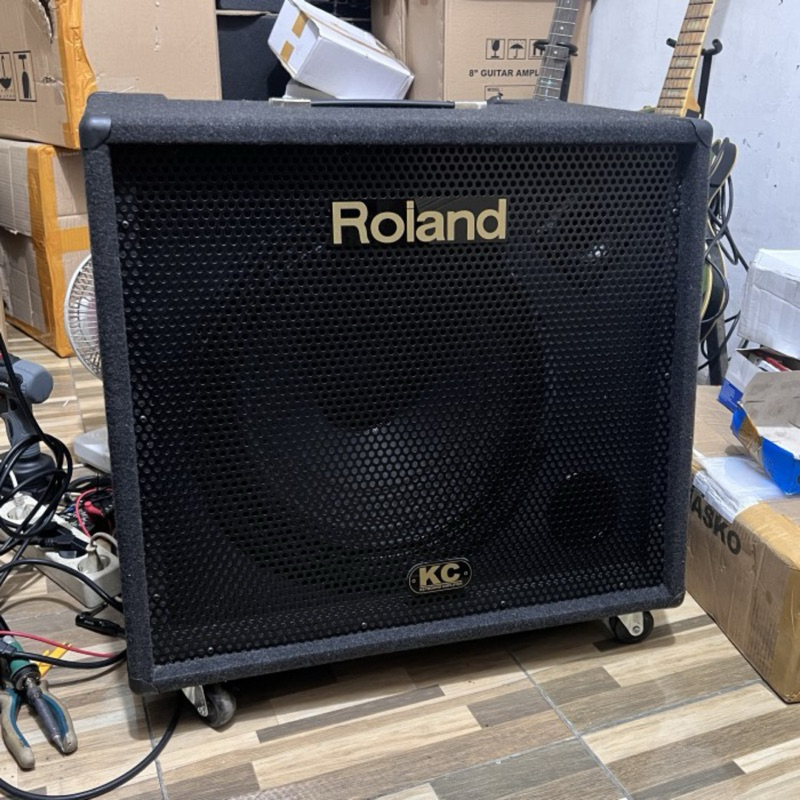 Ampli Keyboard Roland KC550 15inc - Ampli Keyboard Roiand KC550 15inc Mini Live Jamming Akustik Keyb