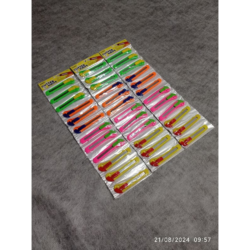 

1Renteng (12Pcs) Cutter Knife Parko By:Greebel