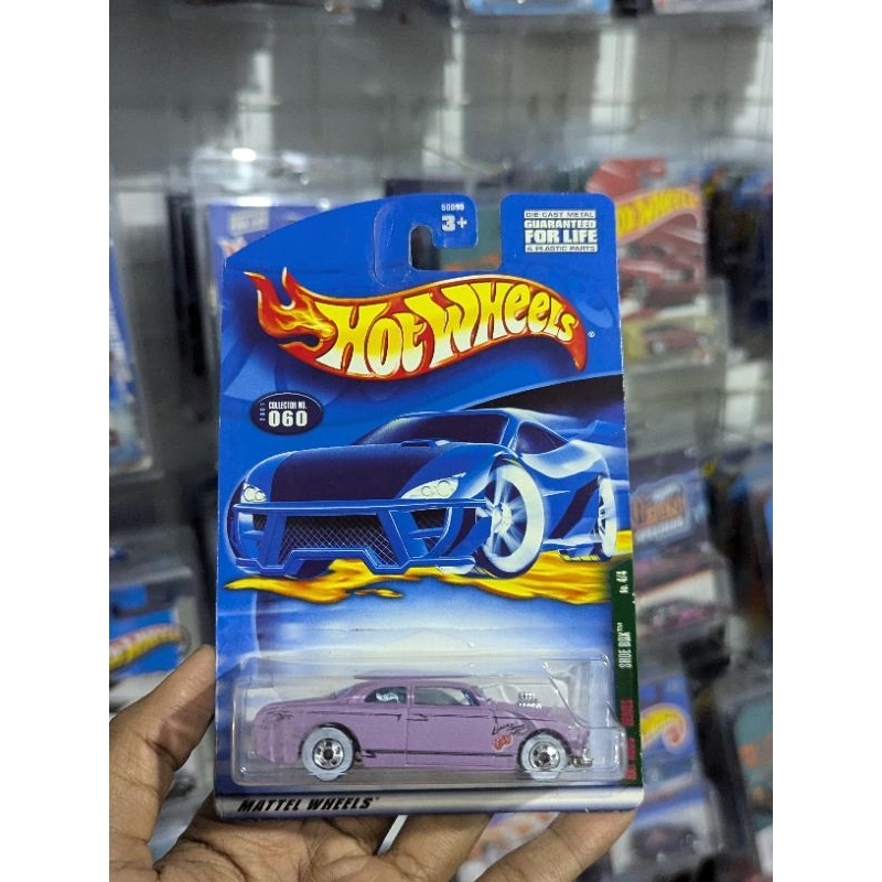 Hot Wheels Shoe Box Ungu Blue Card