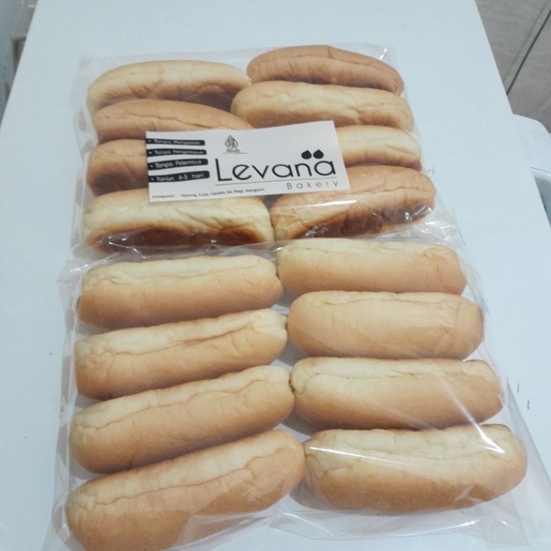 

Roti Hotdog levana bakery