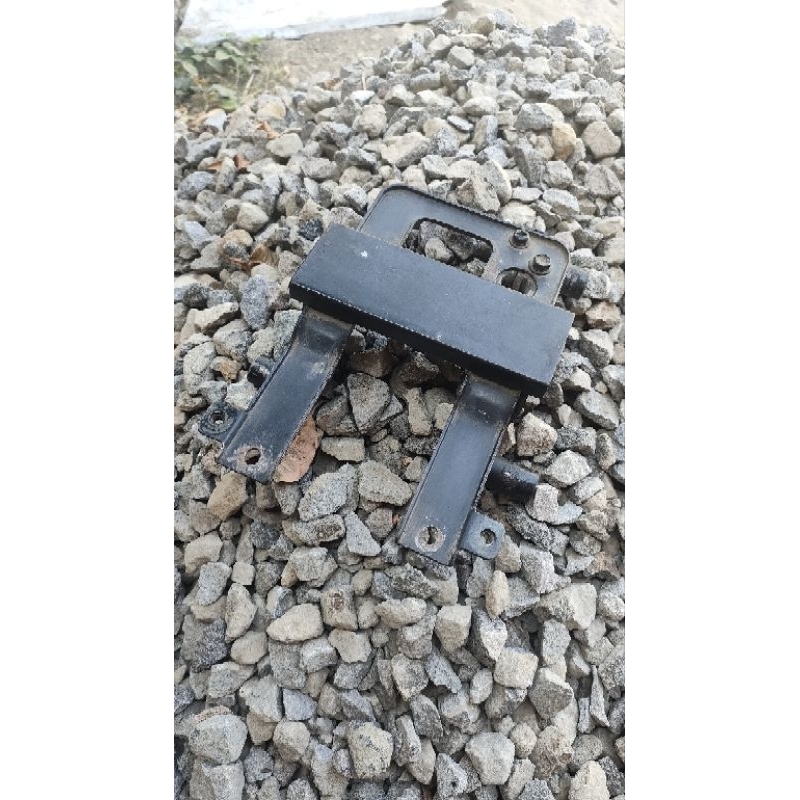 Pangkon jok Suzuki fr family 80 Ori