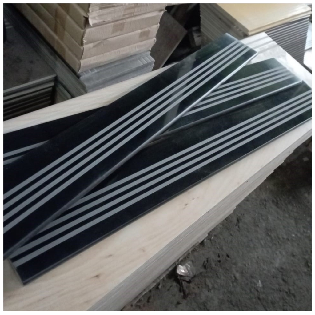 Stepnosing Granit 10x80 Hitam Glossy Super black Natural & Gold  Lantai Tangga Anti Selip