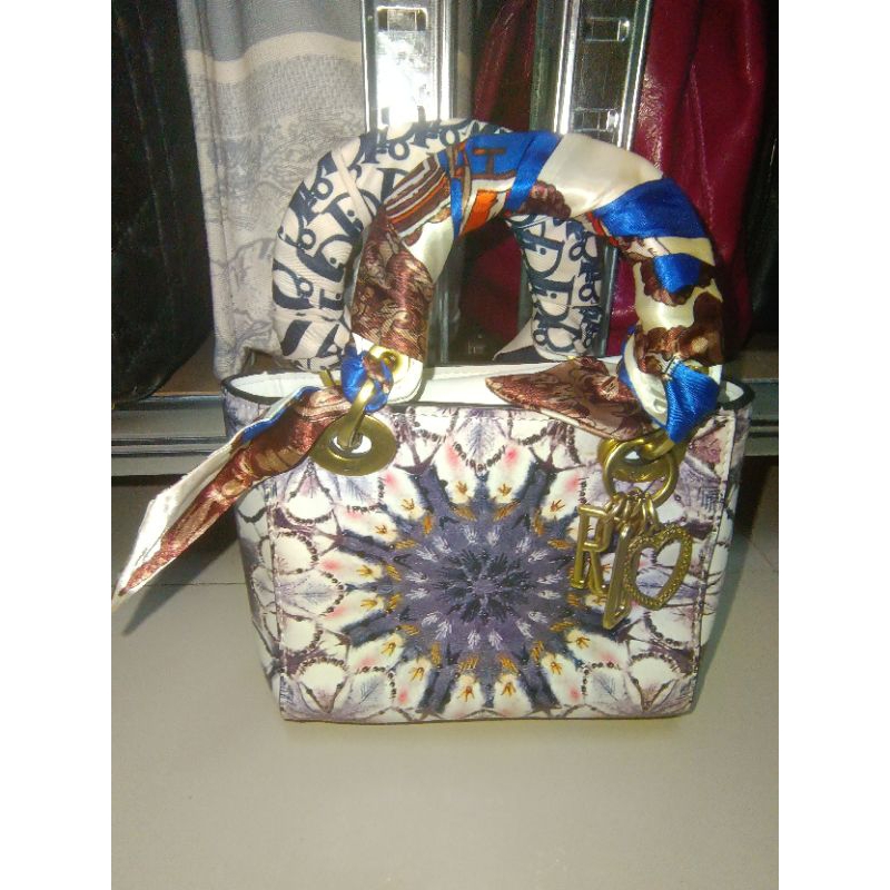 (Preloved Pedas) Christian* Dior* Multicolour Calfskin Floral Embroiderred Mini Lady Dior* Handbag C