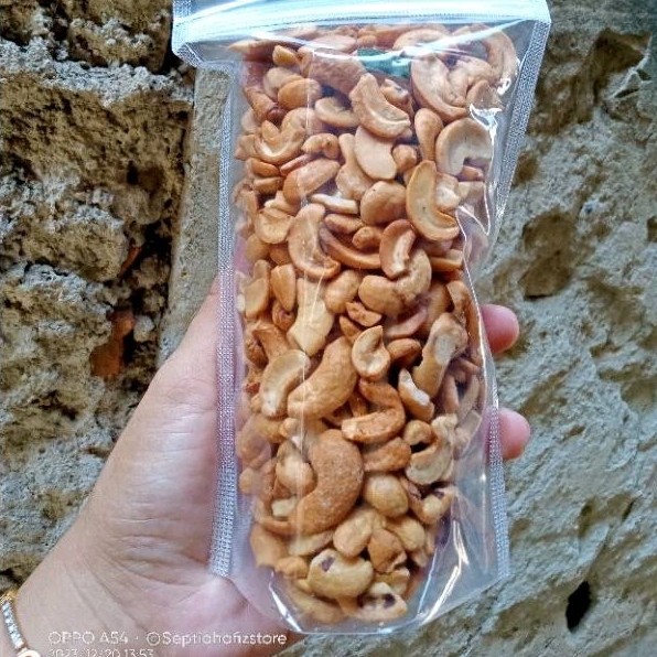 

kacang Mede patahan matang 250 gram
