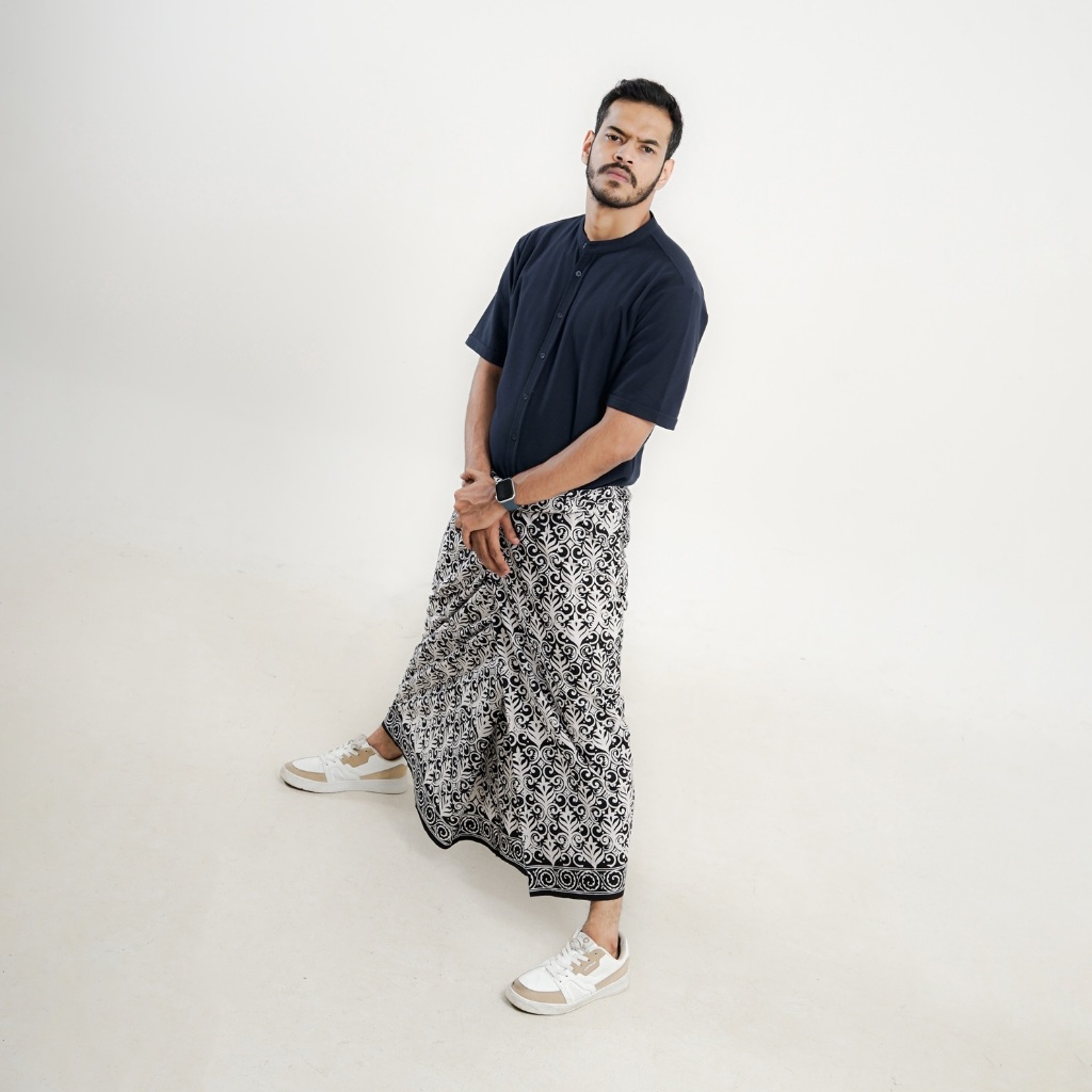 Sarung Addam's Hitam Putih Unisex Pria Wanita Katun Halus Tebal Proses Batik Handmade